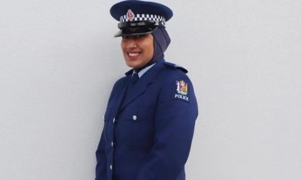 Νέα Ζηλανδία: Η αστυνομία της χώρας προβάρει την μαντίλα